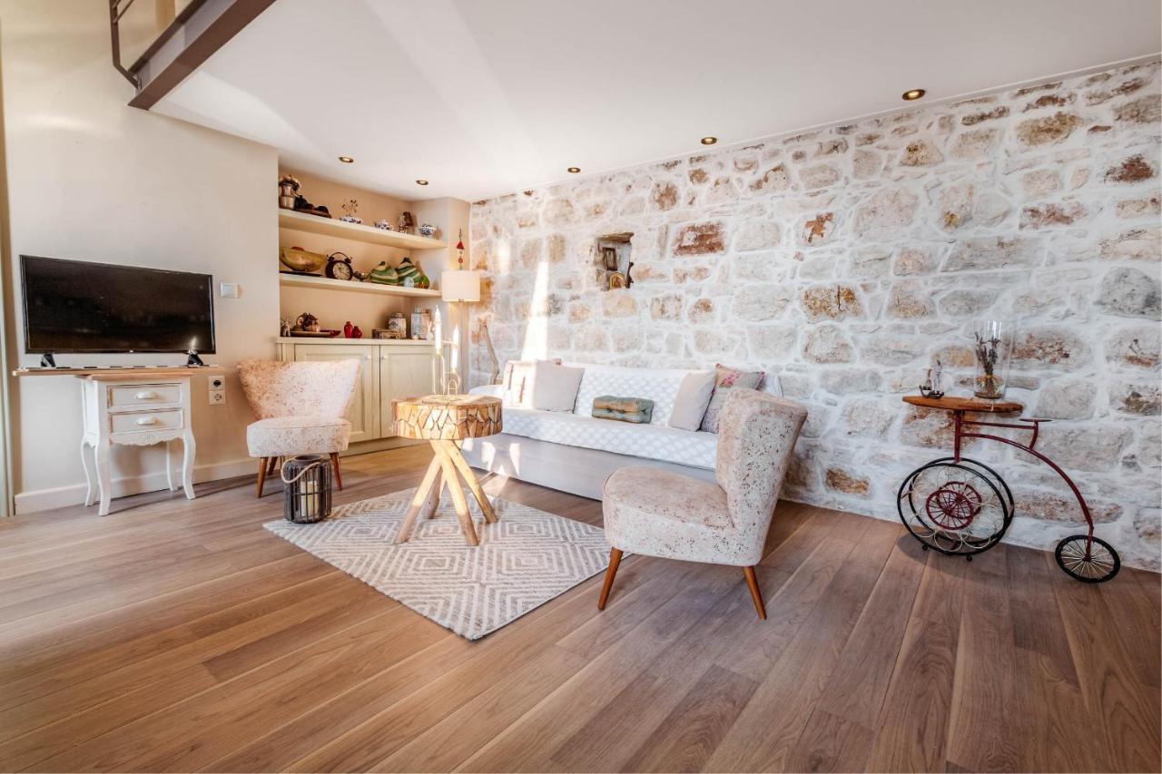 Mouragia Loft - Waterfront Old Corfu Town Apartment Exterior photo